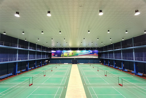 mais recente caso da empresa sobre Pistas de badminton Instalação de iluminação num parque central