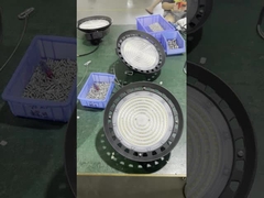 Lâmpada solar de longa duração Luz de inundação 100w 200w 300w 400w 500w Sistema de carregamento inteligente