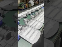 Alta luminosidade Alta eficiência luminosa Luz de rua LED IP65 Cor de alumínio