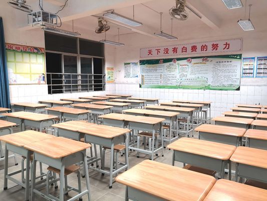 Iluminação LED para sala de aula com 40W, regulável, com 4000lm de brilho e 5 anos de garantia para auditórios