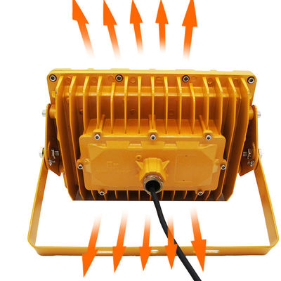 Fácil de instalar lâmpada à prova de explosão IP66 com gama de potência 50W-200W para locais perigosos