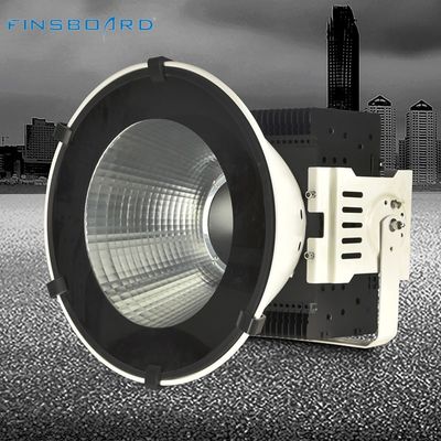 Iluminação LED High Bay à prova d'água IP65 200W-700W Luzes para Gruas Torre com Eficiência de 140lm/W