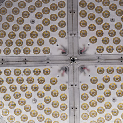 Iluminação de Estádio LED à Prova d'Água IP66 com Temperatura de Cor de 3000-6500K e Vida Útil de 50.000 Horas para Ginásio ao Ar Livre