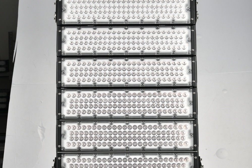 Luminária de Mastro Alto LED à prova d'água IP65 de 2000W com vida útil de 50.000 horas para iluminação de estádios e arenas