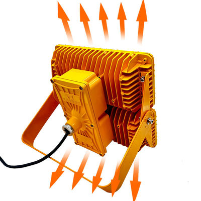 Instalações de iluminação à prova de explosão portáteis WF2 para campos de petróleo de carvão 200W 100W