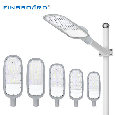 Iluminação LED de rua de alta eficiência com caixa de alumínio de fundição por injeção impermeável IP66 e eficiência de 120lm/w para faixa de tensão AC85-265V